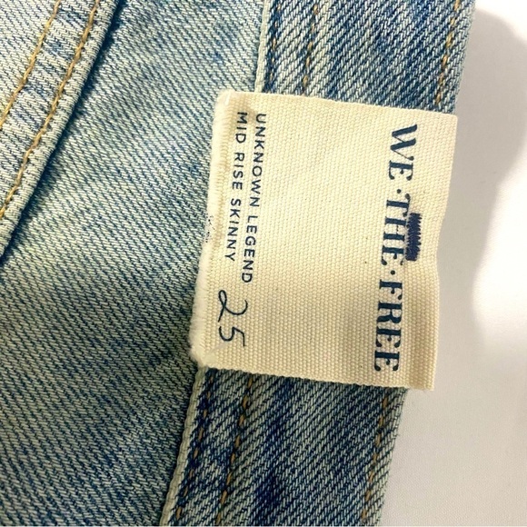 We The Free Unknown Legend Mid Rise Skinny Distressed Buttonfly Jeans NWT Sz 25 - Picture 10 of 13